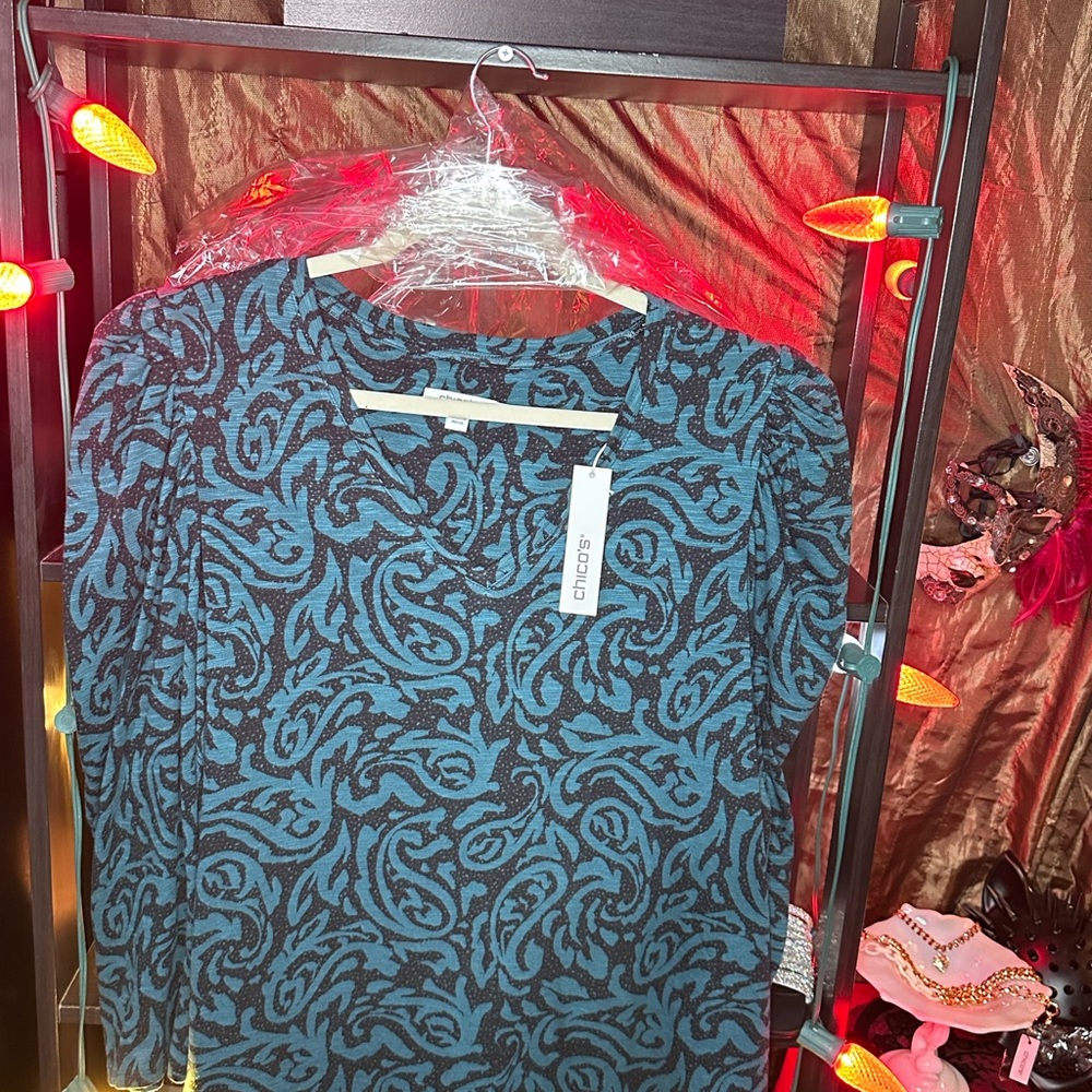 NWT XL Chicos Blue and Black Patterned Top